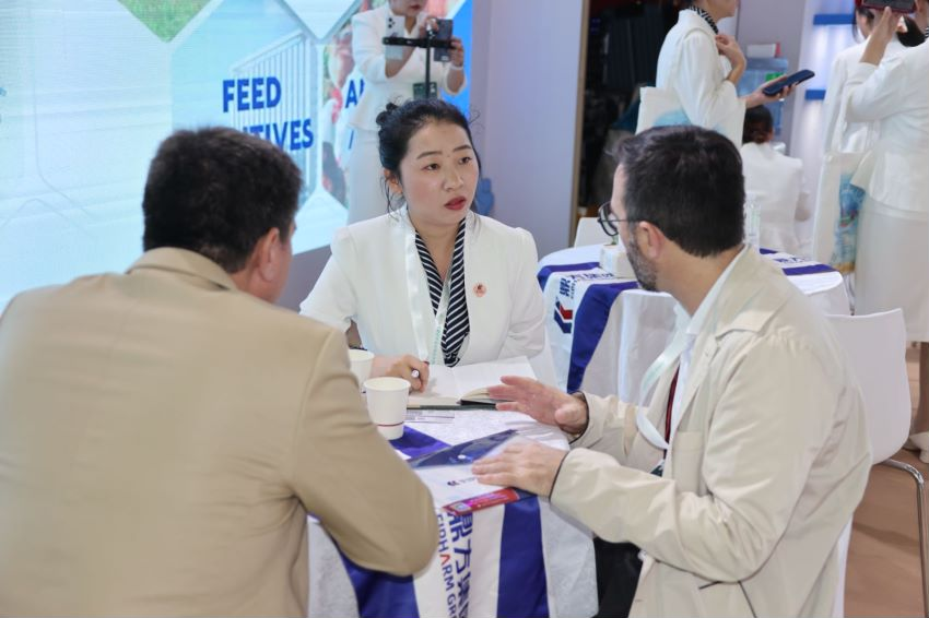 万利国际官网亮相上海CPHI